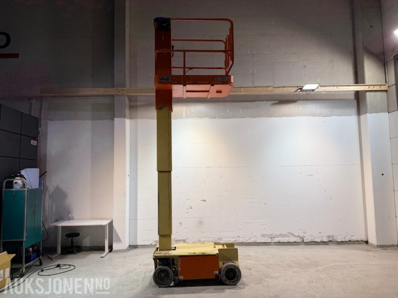2011 JLG 1230ES Elektrisk mastelift med 5,6 m arbeidshøyde - Platformë ajrore: foto 2 2011 JLG 1230ES Elektrisk mastelift med 5,6 m arbeidshøyde - Platformë ajrore: foto 2