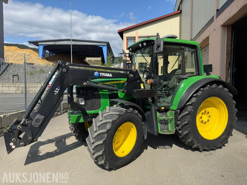 2011 John Deere 6430 Premium traktor med laster - Traktor: foto 1 2011 John Deere 6430 Premium traktor med laster - Traktor: foto 1