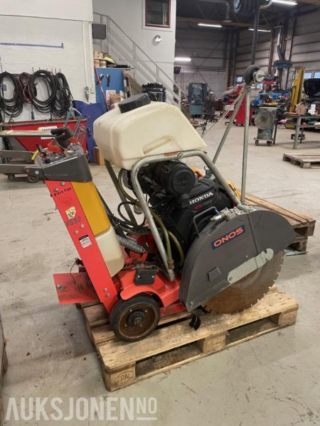 2012 Husqvarna FS524 selvgående gulvsag - Pajisje ndërtimi: foto 1 2012 Husqvarna FS524 selvgående gulvsag - Pajisje ndërtimi: foto 1