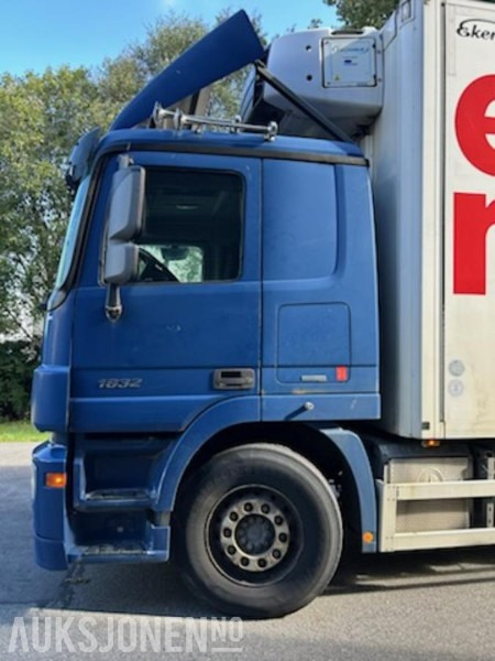 2012 Mercedes-Benz ACTROS skapbil/thermo med frys - Bilen har full service historikk - 573000 km. - Kamion vagonetë: foto 4 2012 Mercedes-Benz ACTROS skapbil/thermo med frys - Bilen har full service historikk - 573000 km. - Kamion vagonetë: foto 4