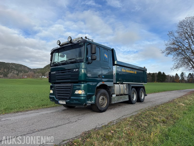 2013 DAF XF Tippbil - Kamion vetëshkarkues: foto 1 2013 DAF XF Tippbil - Kamion vetëshkarkues: foto 1