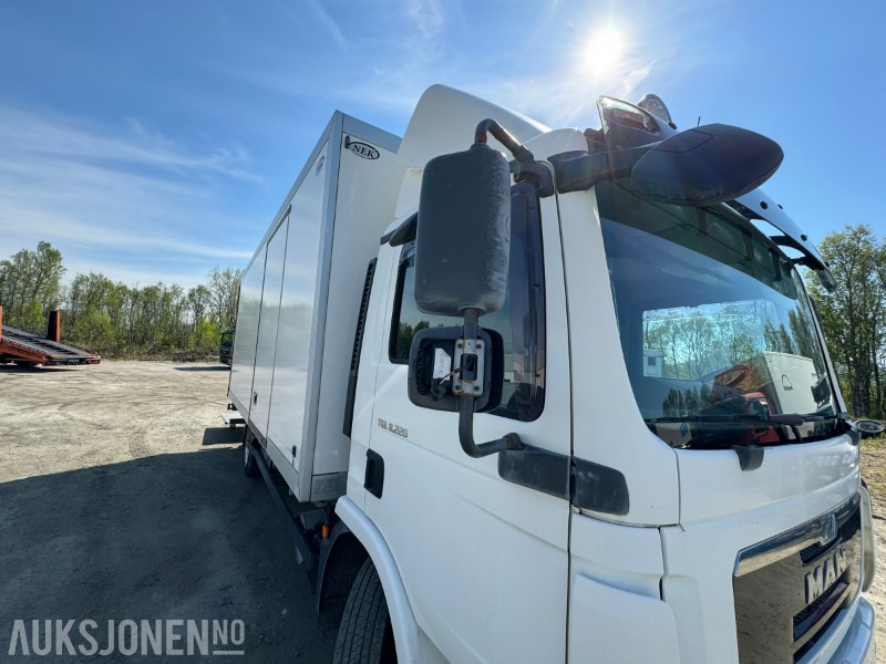 Kamion vagonetë 2013 MAN TGL 8.220 4X2BL - 18PL Carrier Frys - Bakløft - EU-Godkjent: foto 9