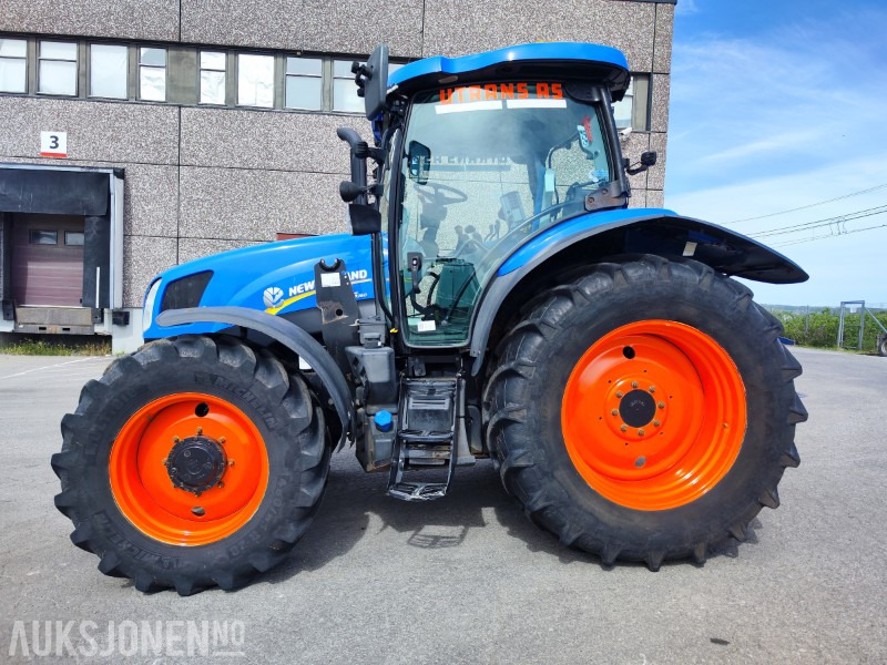 2013 New Holland T6.160 – 150 hk – Brøyteplate – Klar for nye oppdrag! - Traktor: foto 1 2013 New Holland T6.160 – 150 hk – Brøyteplate – Klar for nye oppdrag! - Traktor: foto 1