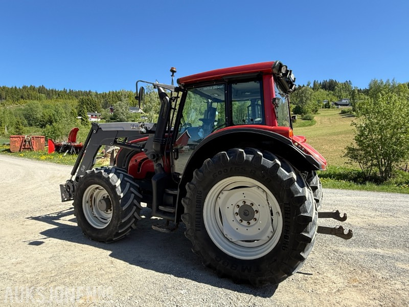 2013 Valtra 8670 traktor - Fjærende fremaksel - Hyttefjæring - 2 seter - Traktor: foto 3 2013 Valtra 8670 traktor - Fjærende fremaksel - Hyttefjæring - 2 seter - Traktor: foto 3