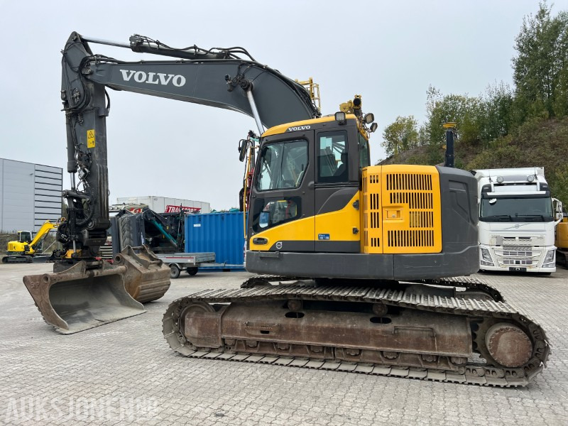 2014 Volvo EC235 DL , Engcon tilt, 2 skuffer, sentralsmøring, dieselvarmer - Ekskavator: foto 2 2014 Volvo EC235 DL , Engcon tilt, 2 skuffer, sentralsmøring, dieselvarmer - Ekskavator: foto 2