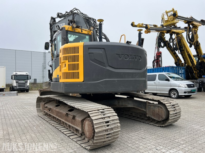 2014 Volvo EC235 DL , Engcon tilt, 2 skuffer, sentralsmøring, dieselvarmer - Ekskavator: foto 3 2014 Volvo EC235 DL , Engcon tilt, 2 skuffer, sentralsmøring, dieselvarmer - Ekskavator: foto 3