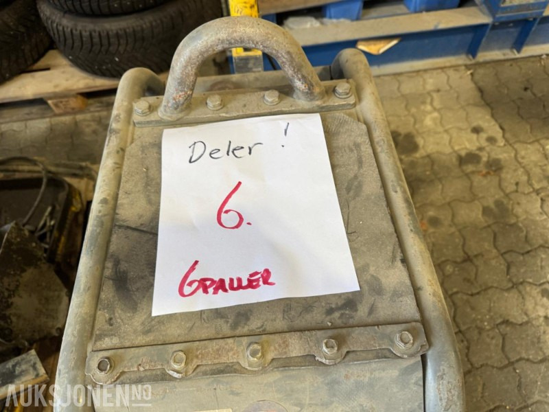 2014 Wacker Neuson vibroplater deler og repobjekt - Rul: foto 3 2014 Wacker Neuson vibroplater deler og repobjekt - Rul: foto 3