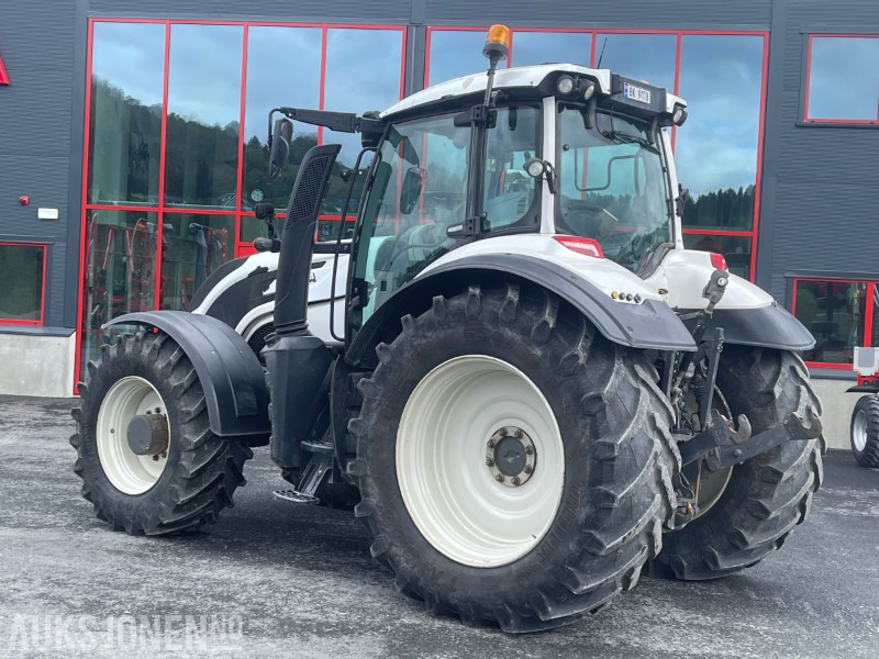 2015 Valtra T214D Versu Direct - Front Hydr. - EU OK 2027 - 50 km/t - Traktor: foto 4 2015 Valtra T214D Versu Direct - Front Hydr. - EU OK 2027 - 50 km/t - Traktor: foto 4