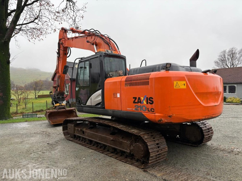 2016 Hitachi ZX210LC-5B med Engcon tiltrotator, planeringsskuffe og Gjerstad graveskuff - Ekskavator: foto 5 2016 Hitachi ZX210LC-5B med Engcon tiltrotator, planeringsskuffe og Gjerstad graveskuff - Ekskavator: foto 5