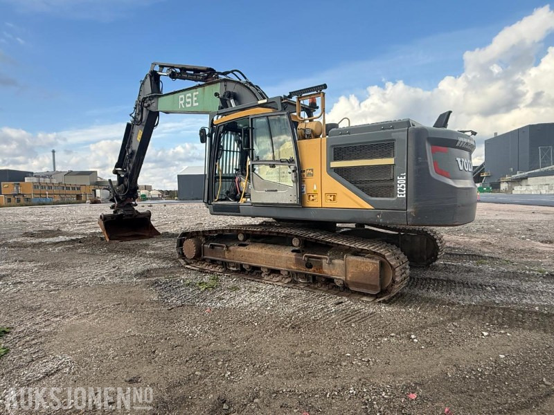 2016 VOLVO EC250EL FULLT UTRUSTET RIVNINGSMASKIN - ROTOTILT - SENTRALSMØRING - 6029 TIMER. - Ekskavator: foto 5 2016 VOLVO EC250EL FULLT UTRUSTET RIVNINGSMASKIN - ROTOTILT - SENTRALSMØRING - 6029 TIMER. - Ekskavator: foto 5