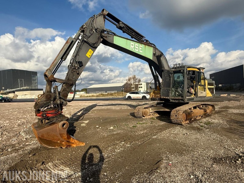 2016 VOLVO EC250EL FULLT UTRUSTET RIVNINGSMASKIN - ROTOTILT - SENTRALSMØRING - 6029 TIMER. - Ekskavator: foto 1 2016 VOLVO EC250EL FULLT UTRUSTET RIVNINGSMASKIN - ROTOTILT - SENTRALSMØRING - 6029 TIMER. - Ekskavator: foto 1