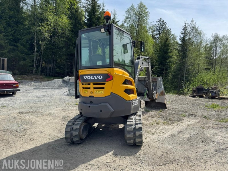 2017 Volvo ECR25D m/Engcon tiltrotator, SE-klype, 3 skuffer, vibroplate, 891 timer, Minigraver - Miniekskavator: foto 5 2017 Volvo ECR25D m/Engcon tiltrotator, SE-klype, 3 skuffer, vibroplate, 891 timer, Minigraver - Miniekskavator: foto 5