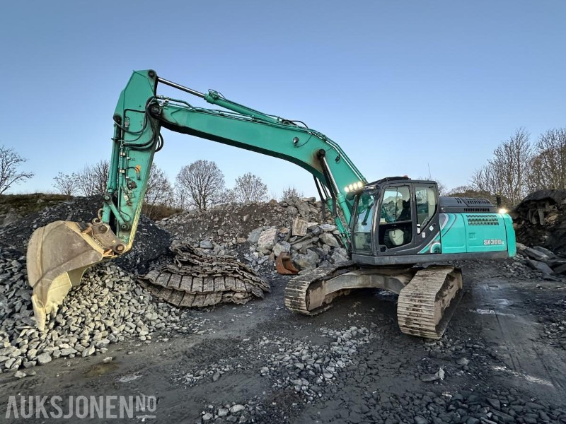 2018 Kobelco SK300LC-10 – Leica maskinstyring/SMP tiltrotator/2 skuffer, 5404 timer - Ekskavator: foto 1 2018 Kobelco SK300LC-10 – Leica maskinstyring/SMP tiltrotator/2 skuffer, 5404 timer - Ekskavator: foto 1