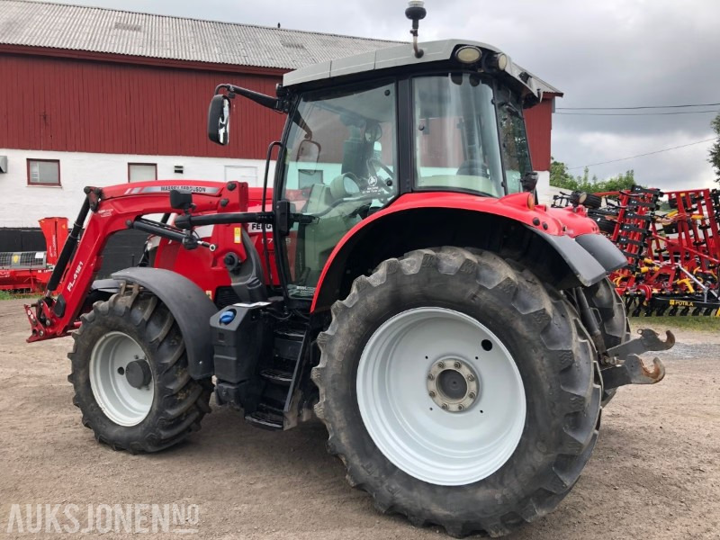 2018 Massey Ferguson MF6714S traktor - Elektronisk hydraulikk - Festejern/Sentral - Fjærende foraksel - Klimaanlegg - Traktor: foto 5 2018 Massey Ferguson MF6714S traktor - Elektronisk hydraulikk - Festejern/Sentral - Fjærende foraksel - Klimaanlegg - Traktor: foto 5