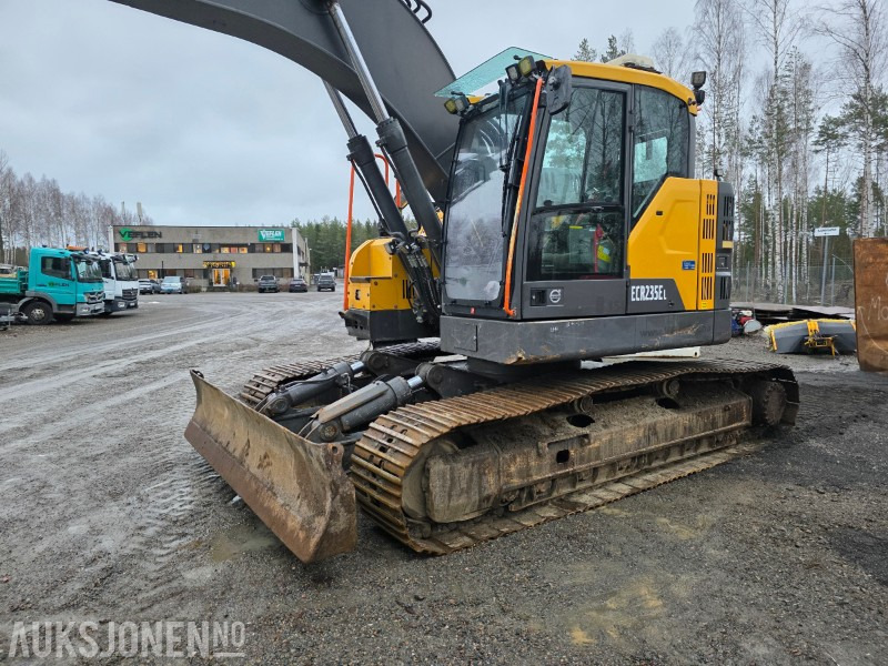 2018 Volvo ECR235EL 27 T gravemaskin rototilt med grip 7876 Timer - Ekskavator: foto 5 2018 Volvo ECR235EL 27 T gravemaskin rototilt med grip 7876 Timer - Ekskavator: foto 5