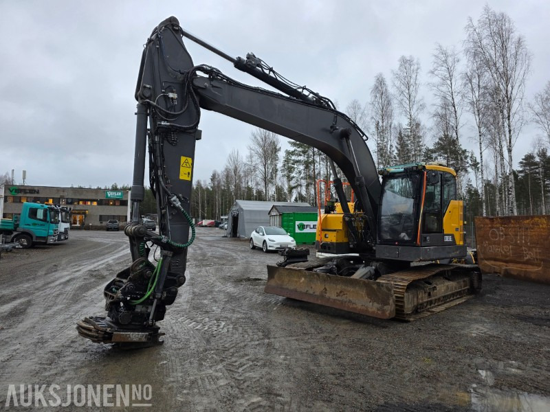 2018 Volvo ECR235EL 27 T gravemaskin rototilt med grip 7876 Timer - Ekskavator: foto 1 2018 Volvo ECR235EL 27 T gravemaskin rototilt med grip 7876 Timer - Ekskavator: foto 1