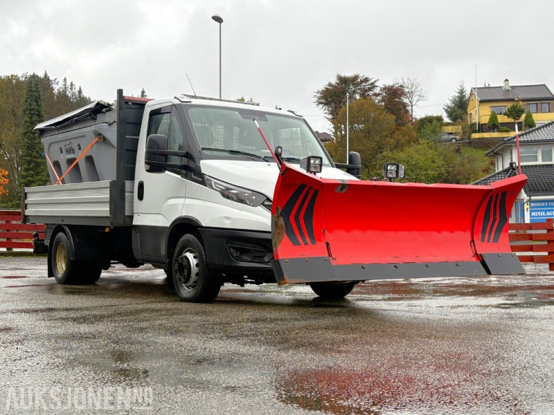 2019 Iveco Daily planbil m/ Hilltip IceStriker og Western Wide-Out brøyteplog - EU godkjent til 04.11.2026 - Kamion me karroceri të hapur: foto 2 2019 Iveco Daily planbil m/ Hilltip IceStriker og Western Wide-Out brøyteplog - EU godkjent til 04.11.2026 - Kamion me karroceri të hapur: foto 2