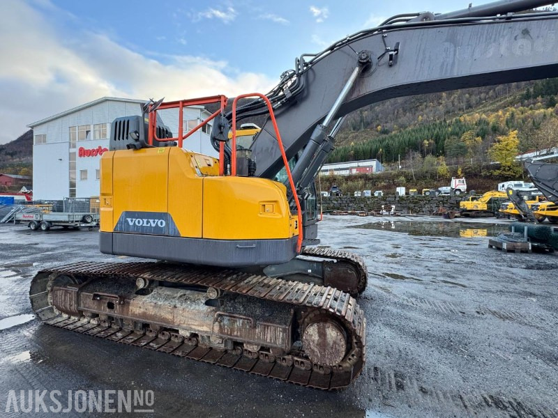 2020 Volvo ECR 235EL Gravemaskin - S70 feste - Pusskuffe - Sentralsmøring - bunkringspumpe - Tiltrotator - Pusskuffe - Sertifisert - Ekskavator: foto 5 2020 Volvo ECR 235EL Gravemaskin - S70 feste - Pusskuffe - Sentralsmøring - bunkringspumpe - Tiltrotator - Pusskuffe - Sertifisert - Ekskavator: foto 5