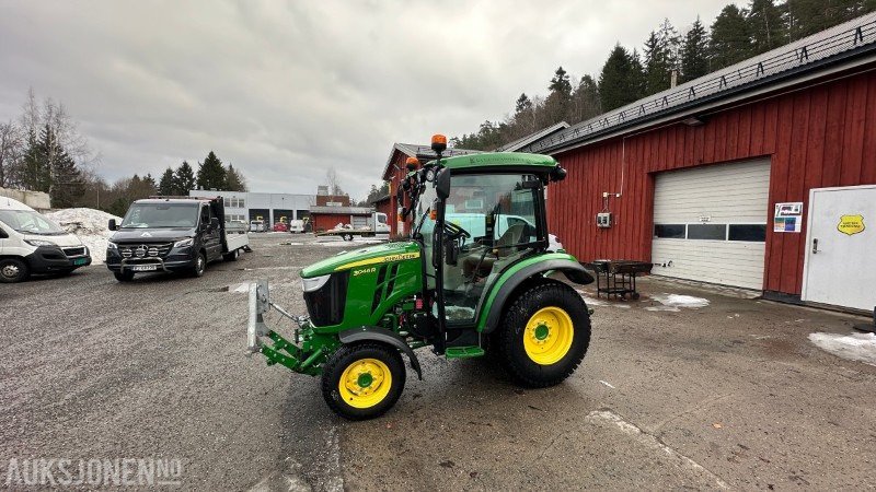 2022 JOHN DEERE 3046R TRAKTOR, HØYT UTSTYRSNIVÅ, 206 TIMER - Traktor: foto 2 2022 JOHN DEERE 3046R TRAKTOR, HØYT UTSTYRSNIVÅ, 206 TIMER - Traktor: foto 2