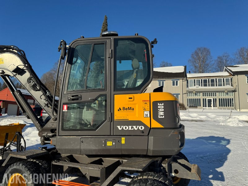 2022 Volvo EW60E HJULGRAVER MED HENGER, TILTROTATOR MED KLYPEKASETT, SKUFFER, SENTRALSMØRING - Ekskavator: foto 3 2022 Volvo EW60E HJULGRAVER MED HENGER, TILTROTATOR MED KLYPEKASETT, SKUFFER, SENTRALSMØRING - Ekskavator: foto 3