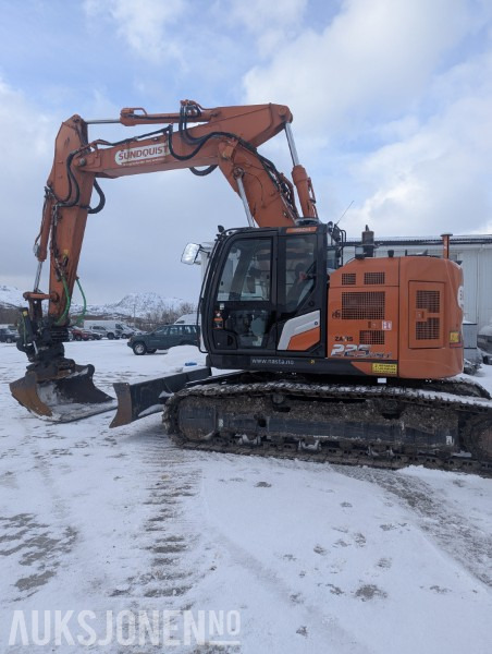 2023 Hitachi ZX225USLC-7 - Montabert CPA, GPS, rototilt, to-delt bom +++ - Ekskavator: foto 1 2023 Hitachi ZX225USLC-7 - Montabert CPA, GPS, rototilt, to-delt bom +++ - Ekskavator: foto 1
