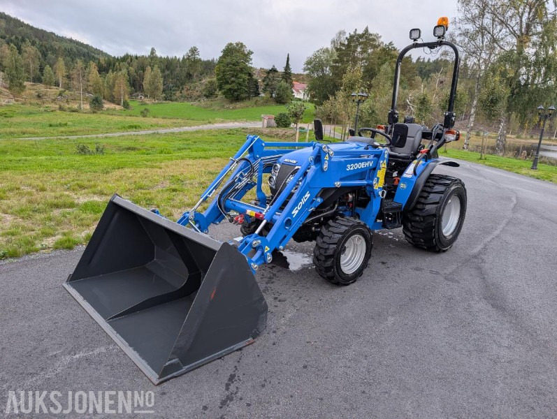 2023 Solis 26 traktor 4wd Frontlaster Snøskuffe Totrinns snøfres 130 timer - Traktor: foto 1 2023 Solis 26 traktor 4wd Frontlaster Snøskuffe Totrinns snøfres 130 timer - Traktor: foto 1