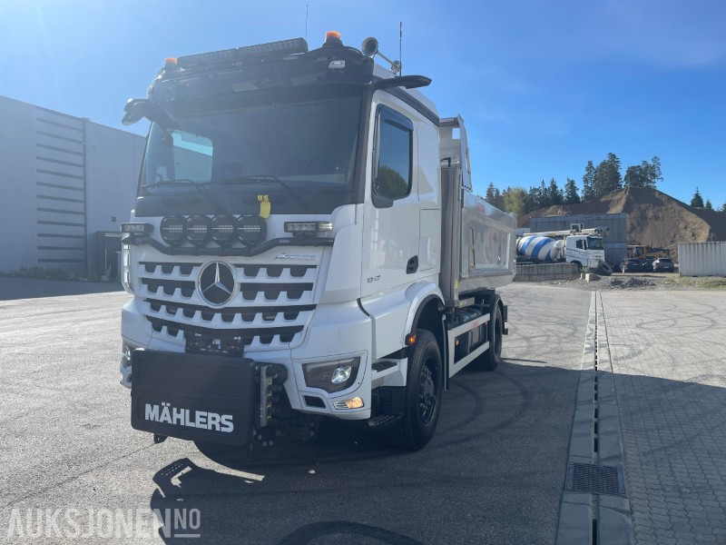 2024 Mercedes-Benz Arocs 1842 4x4 Kombibil m/brøyteopplegg – Kun 13 000 km - Som NY! - Kamion vetëshkarkues: foto 2 2024 Mercedes-Benz Arocs 1842 4x4 Kombibil m/brøyteopplegg – Kun 13 000 km - Som NY! - Kamion vetëshkarkues: foto 2