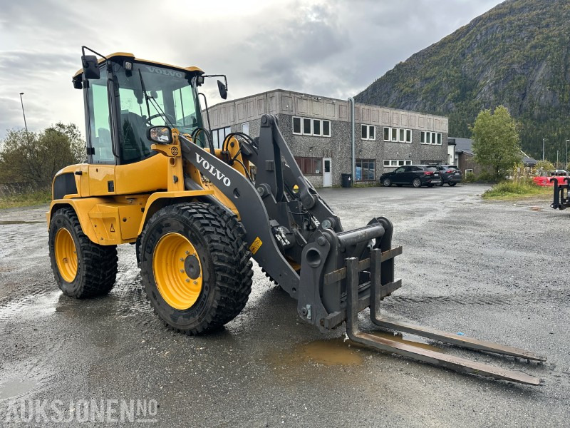 2024 Volvo L35GT HJULLASTER MED PALLEGAFFLER - 256 TIMER - Fadrom me goma: foto 2 2024 Volvo L35GT HJULLASTER MED PALLEGAFFLER - 256 TIMER - Fadrom me goma: foto 2
