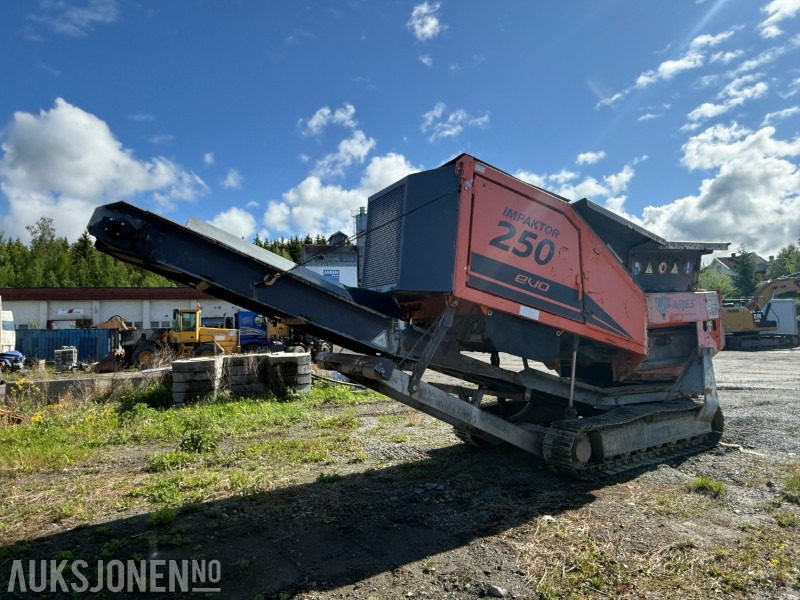 Arjes Impaktor 250 evo kvern - 2 sett med knusekassetter - Servicekit - 922 arbeidstimer - Grirëse industriale: foto 1 Arjes Impaktor 250 evo kvern - 2 sett med knusekassetter - Servicekit - 922 arbeidstimer - Grirëse industriale: foto 1