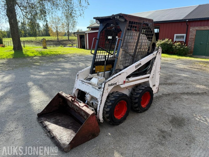 Bobcat Kompaktlaster med skuffe - Mini fadrom: foto 1 Bobcat Kompaktlaster med skuffe - Mini fadrom: foto 1