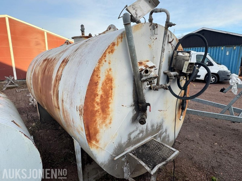 Dieseltank med pumpe - Pajisje ndërtimi: foto 2 Dieseltank med pumpe - Pajisje ndërtimi: foto 2