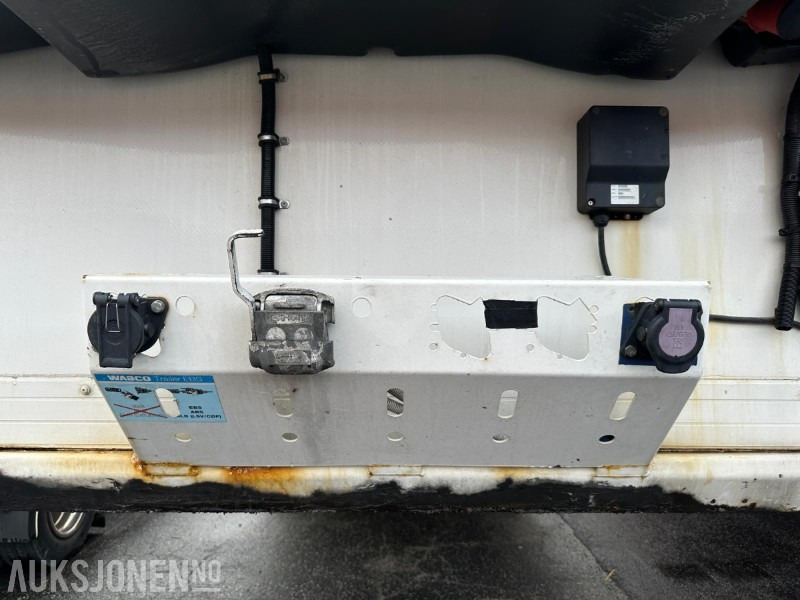 Ekeri FNA Frysesemi 2013 – Carrier Vector 1950 MT – Sideåpning – EU-godkjent til 07/2026 - Gjysmë rimorkio frigorifer: foto 4 Ekeri FNA Frysesemi 2013 – Carrier Vector 1950 MT – Sideåpning – EU-godkjent til 07/2026 - Gjysmë rimorkio frigorifer: foto 4