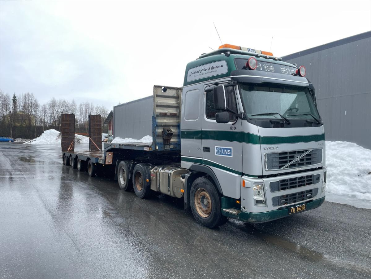 2005 Volvo FH16 6x4 Trekkvogn med Vang SHSL 1111TS maskinhenger - Gjysmë-kamion: foto 5 2005 Volvo FH16 6x4 Trekkvogn med Vang SHSL 1111TS maskinhenger - Gjysmë-kamion: foto 5