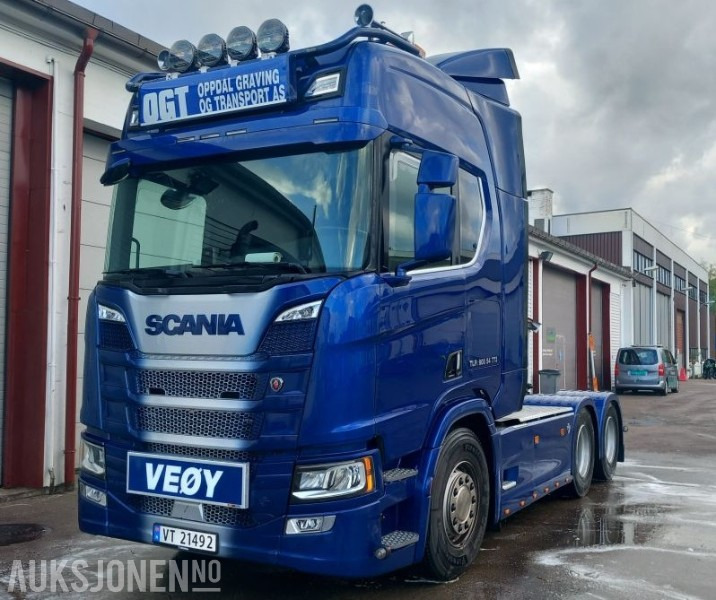 2023 Scania R590 6x2 trekkbil / trekkvogn EU-godkjent - Gjysmë-kamion: foto 1 2023 Scania R590 6x2 trekkbil / trekkvogn EU-godkjent - Gjysmë-kamion: foto 1
