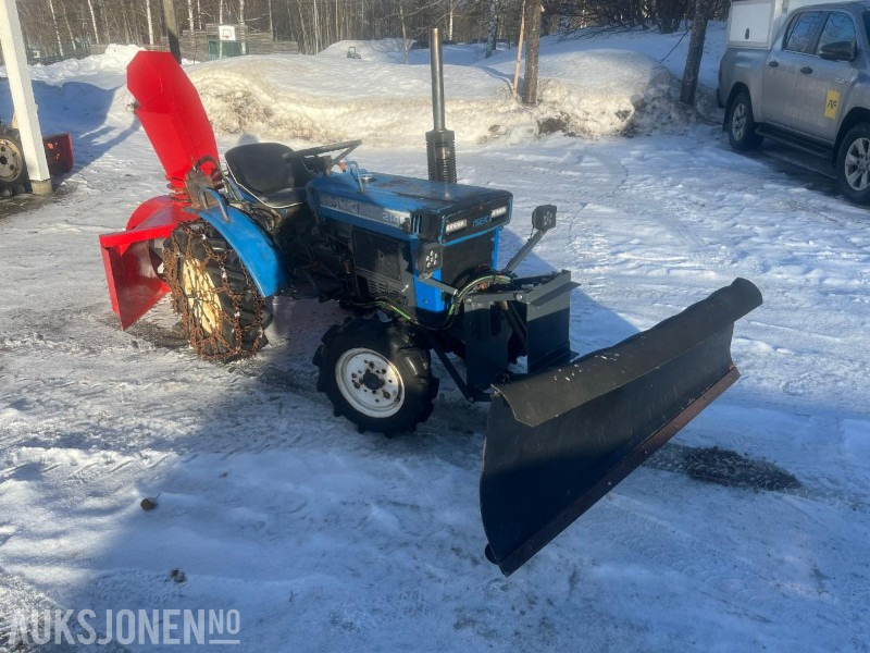 Iseki 2040 Traktor m/ fres og skjær - Traktor: foto 2 Iseki 2040 Traktor m/ fres og skjær - Traktor: foto 2