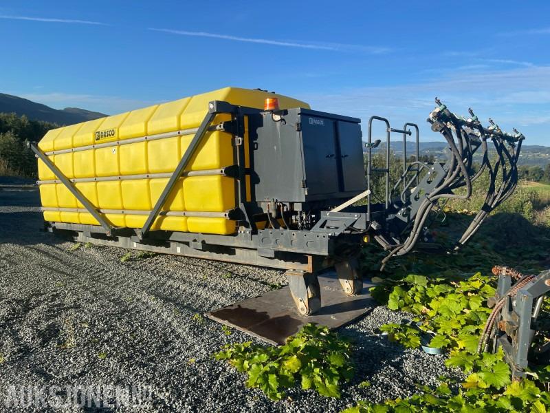 2020 Rasco LIQUID 14.0 VHP10 Saltlakespreder - Kamioni: foto 3 2020 Rasco LIQUID 14.0 VHP10 Saltlakespreder - Kamioni: foto 3