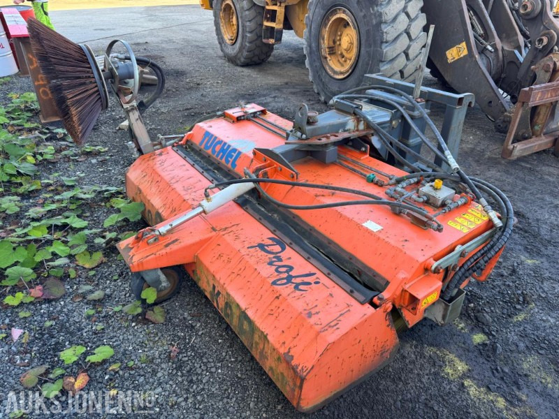 2011 Tuchel Profi 600 - feiekost/gatekost 180 cm - brukt på Volvo L25 - Kokë për Makineri ndërtimi: foto 1 2011 Tuchel Profi 600 - feiekost/gatekost 180 cm - brukt på Volvo L25 - Kokë për Makineri ndërtimi: foto 1