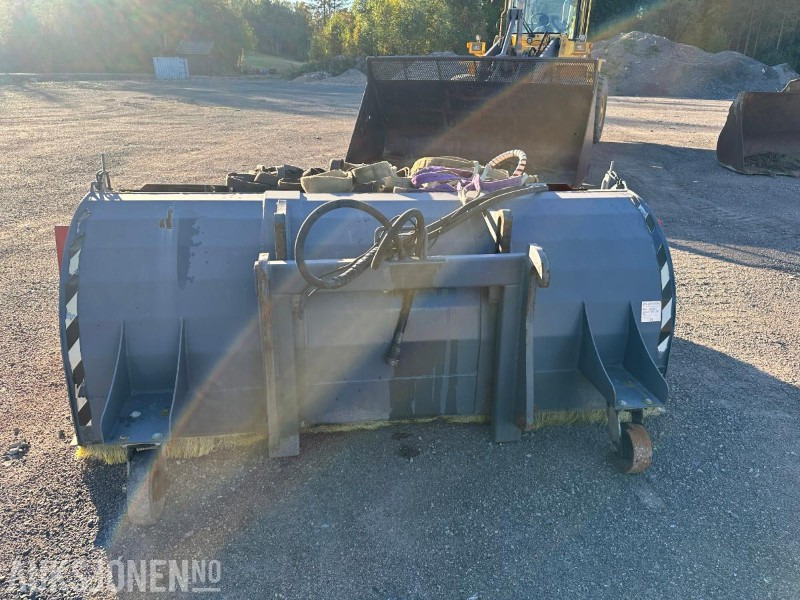 Feiekost med oppsamler -fint lite brukt - Kokë për Makineri ndërtimi: foto 3 Feiekost med oppsamler -fint lite brukt - Kokë për Makineri ndërtimi: foto 3