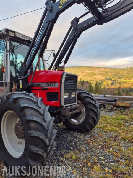 MVA fri 1991 Massey Ferguson 3070- OBS les tekst, mye påkostet ! - Traktor: foto 3 MVA fri 1991 Massey Ferguson 3070- OBS les tekst, mye påkostet ! - Traktor: foto 3