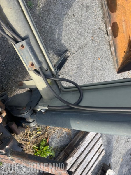 2003 Quicke UM Frontlaster for traktor - Makineri bujqësore: foto 5 2003 Quicke UM Frontlaster for traktor - Makineri bujqësore: foto 5