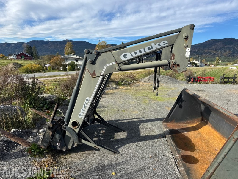 2003 Quicke UM Frontlaster for traktor - Makineri bujqësore: foto 2 2003 Quicke UM Frontlaster for traktor - Makineri bujqësore: foto 2