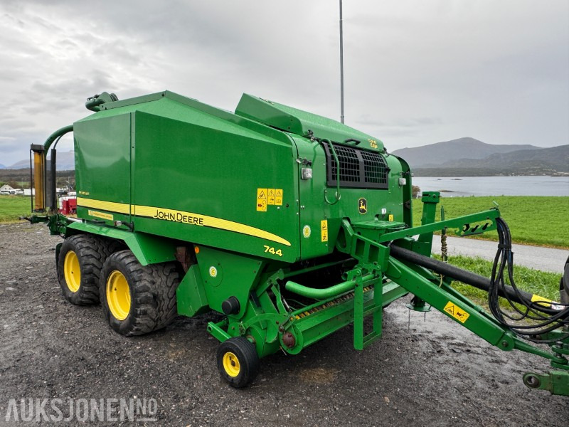 2012 John Deere Rundballepresse / Kombipresse 744 H - Makineri bujqësore: foto 3 2012 John Deere Rundballepresse / Kombipresse 744 H - Makineri bujqësore: foto 3