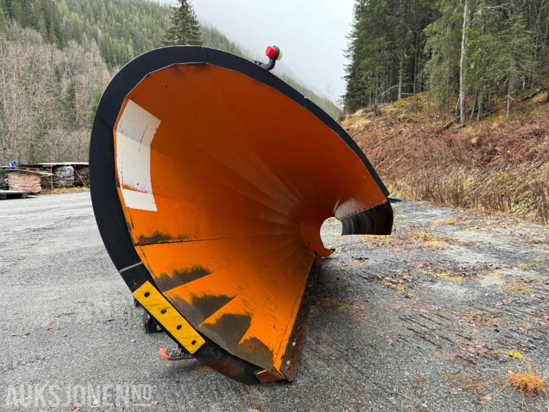 2013 Tellefsdal Snøskjær 360cm - Makineri bujqësore: foto 3 2013 Tellefsdal Snøskjær 360cm - Makineri bujqësore: foto 3