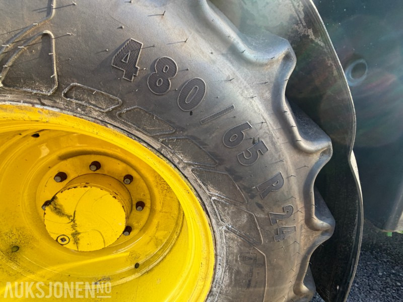 4 stk For og bakdekk fra John Deere 6100 - Traktordekk med felg - Makineri bujqësore: foto 5 4 stk For og bakdekk fra John Deere 6100 - Traktordekk med felg - Makineri bujqësore: foto 5
