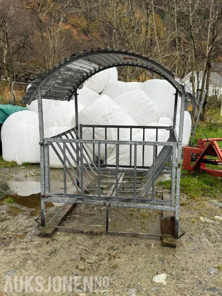 Felleskjøpet - Forhekk med Tak til Småfe - Makineri bujqësore: foto 1 Felleskjøpet - Forhekk med Tak til Småfe - Makineri bujqësore: foto 1