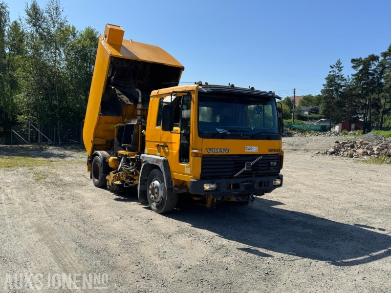 1998 Volvo FL614 feiebil m/ Johnston-Beam S5000 | 135 965 km | 4 638 t | Automat - Mjet bujqësor/ Special: foto 2 1998 Volvo FL614 feiebil m/ Johnston-Beam S5000 | 135 965 km | 4 638 t | Automat - Mjet bujqësor/ Special: foto 2