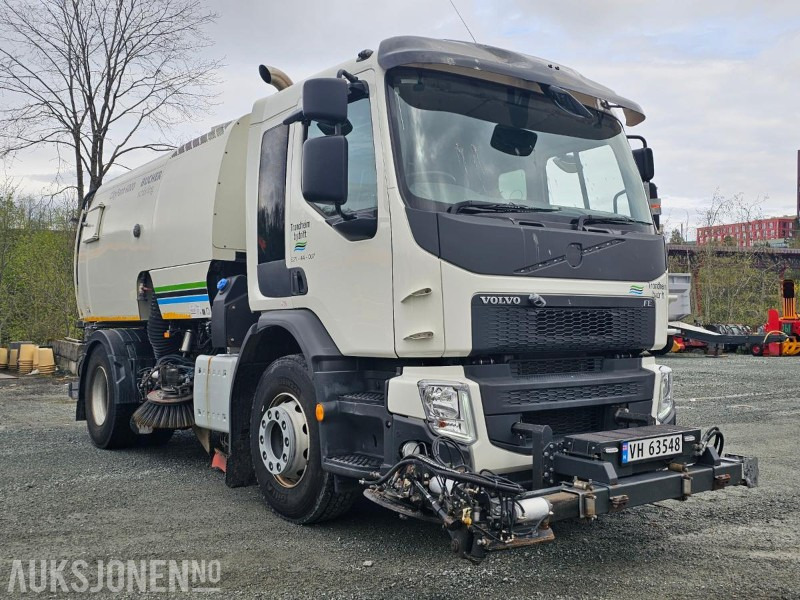 2014 Volvo FE Feiebil med Bucher Schörling CityFant 6000 påbygg/Komplett feiesystem - Mjet bujqësor/ Special: foto 3 2014 Volvo FE Feiebil med Bucher Schörling CityFant 6000 påbygg/Komplett feiesystem - Mjet bujqësor/ Special: foto 3