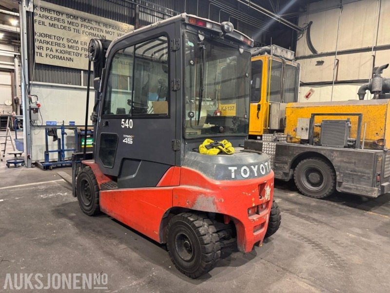 2016 Toyota 8FBMT45 – Elektrisk truck - Timer: 3371 - Pajisje për trajtimin e materialeve: foto 4 2016 Toyota 8FBMT45 – Elektrisk truck - Timer: 3371 - Pajisje për trajtimin e materialeve: foto 4