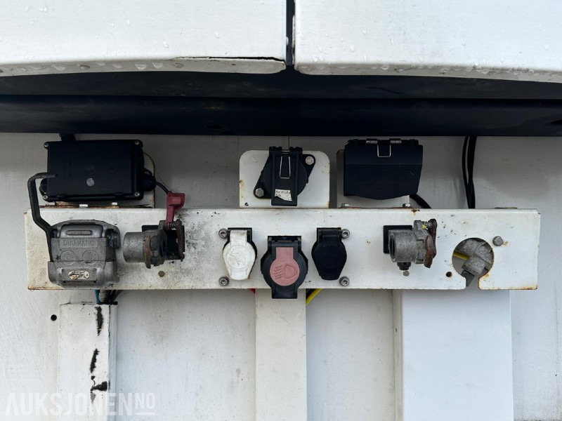 Schmitz Cargobull SKO 24/L – Dobbel kjøler – 2016 – EU til 07/2026 – Klar for bruk! - Gjysmë rimorkio frigorifer: foto 5 Schmitz Cargobull SKO 24/L – Dobbel kjøler – 2016 – EU til 07/2026 – Klar for bruk! - Gjysmë rimorkio frigorifer: foto 5