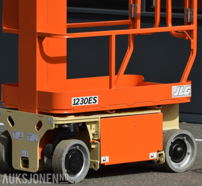 Strøken mastelift JLG 1230ES 2017 modell - Ekskavator teleskopik: foto 5 Strøken mastelift JLG 1230ES 2017 modell - Ekskavator teleskopik: foto 5